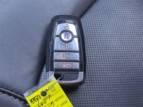 Certified 2018 Ford Explorer Platinum image 29