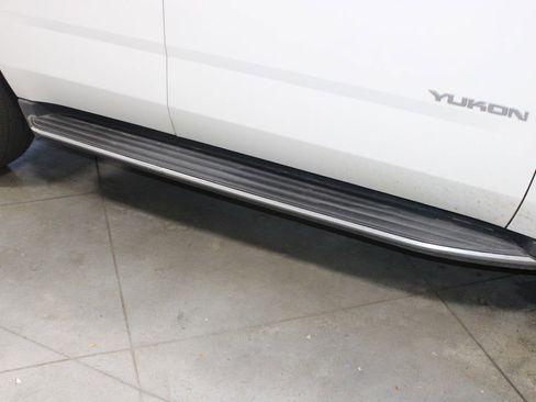Used 2017 GMC Yukon SLE w/ SLE Value Package RWD image 12