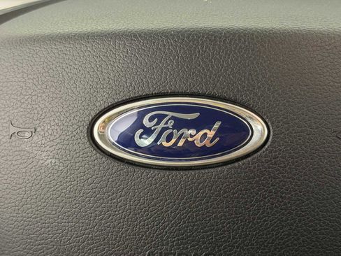Used 2020 Ford Explorer XLT w/ Equipment Group 202A AWD/4WD image 25