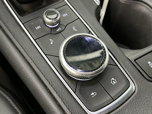 Used 2019 Cadillac XT4 Premium Luxury FWD image 18