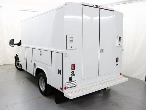 New 2025 GMC Savana 3500 Work Van w/ Power Convenience Package image 8