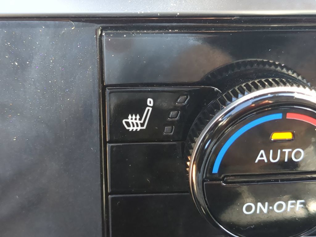 Used 2024 Nissan Pathfinder SV AWD/4WD image 24