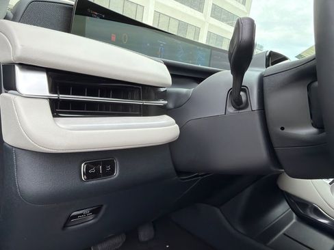New 2026 Lincoln Navigator Reserve AWD/4WD image 35