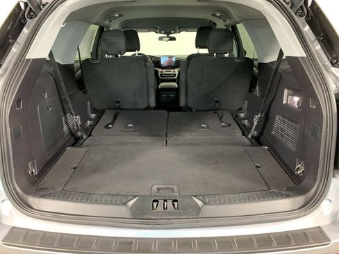 Used 2022 Ford Explorer XLT image 15