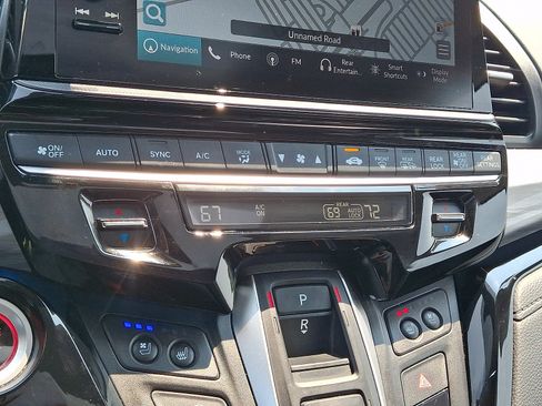 Used 2025 Honda Odyssey Elite image 18