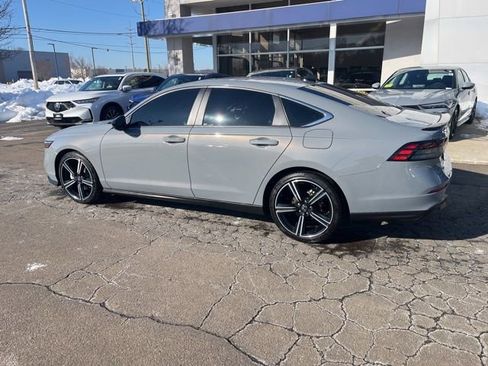 Used 2025 Honda Accord Sport image 8