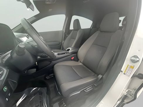 Used 2022 Honda HR-V Sport image 11