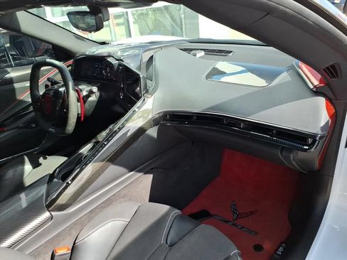 Used 2025 Chevrolet Corvette Z06 RWD image 15