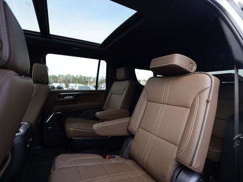 New 2026 Chevrolet Suburban High Country image 11