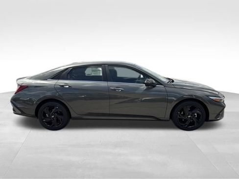 New 2026 Hyundai Elantra SEL Sport Premium FWD image 6