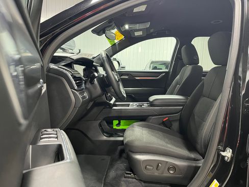 Certified 2025 GMC Acadia Elevation image 13