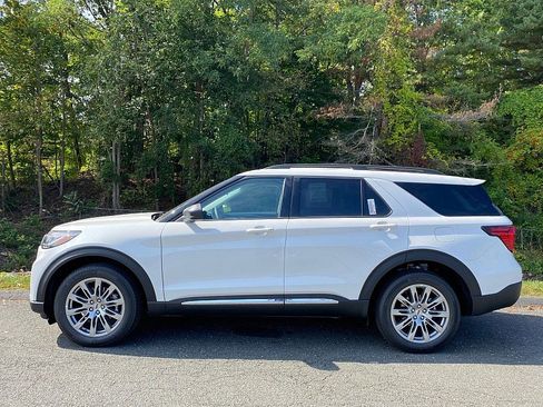 New 2025 Ford Explorer Active w/ Active Comfort Package image 12