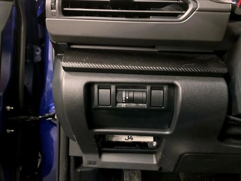 Used 2025 Subaru Crosstrek 2.0i image 34