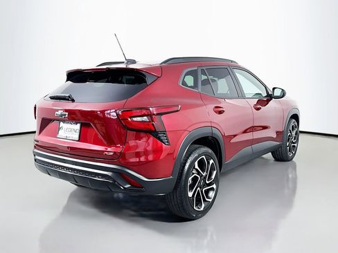 Used 2024 Chevrolet Trax RS w/ Sunroof Package FWD image 5