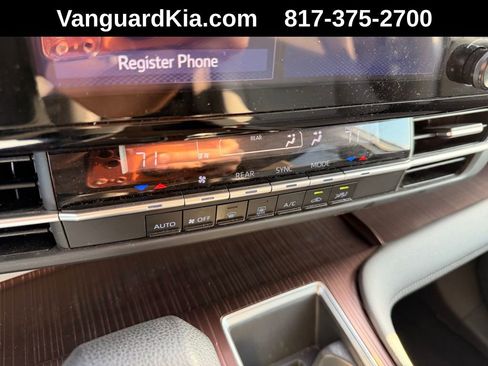 Used 2024 Toyota Sienna LE image 18