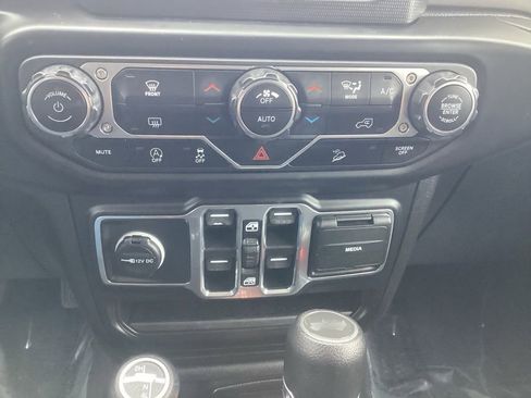Used 2021 Jeep Wrangler Unlimited Sport image 22