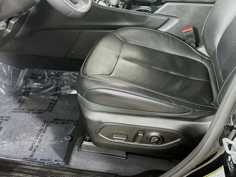 Used 2023 Jeep Grand Cherokee L Limited AWD/4WD image 31