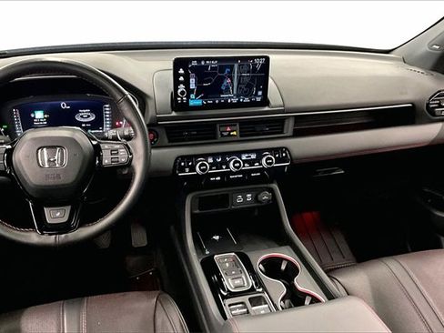 Used 2025 Honda Pilot Black Edition image 6