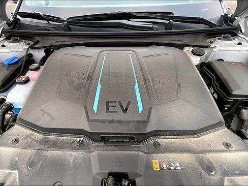 Certified 2024 Hyundai Ioniq 5 SE image 12