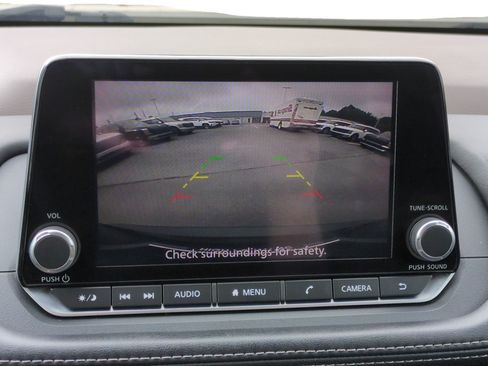 Used 2023 Nissan Rogue S FWD image 20