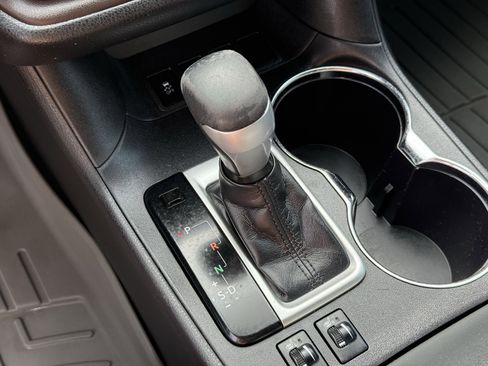 Used 2016 Toyota Highlander XLE image 23