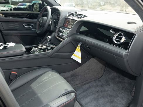Certified 2025 Bentley Bentayga AWD/4WD image 77