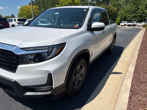 Used 2023 Honda Ridgeline RTL-E image 3