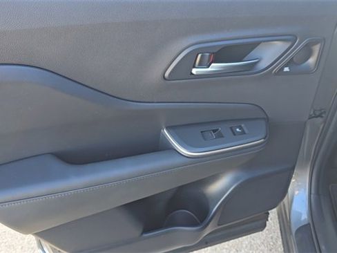 Used 2023 Toyota Crown Limited image 16