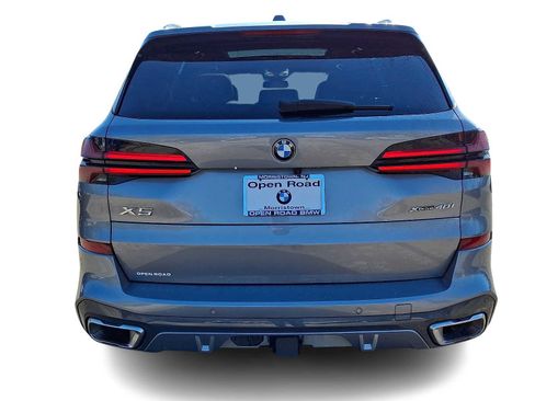 Used 2024 BMW X5 xDrive40i w/ M Sport Package AWD/4WD image 5