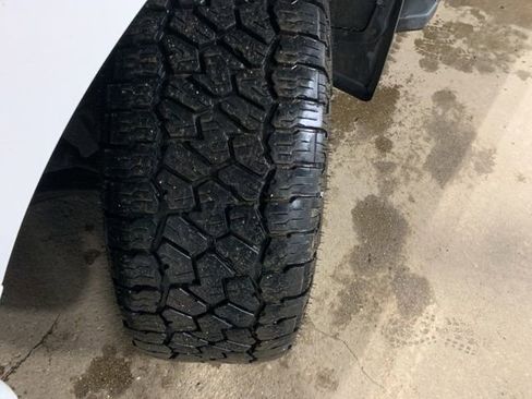 Used 2023 Ford F150 Lariat image 9