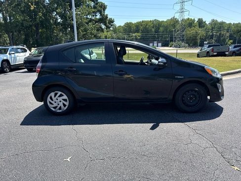 Used 2015 Toyota Prius C One FWD image 6