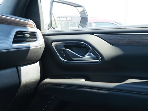 Used 2023 Chevrolet Suburban Premier image 28