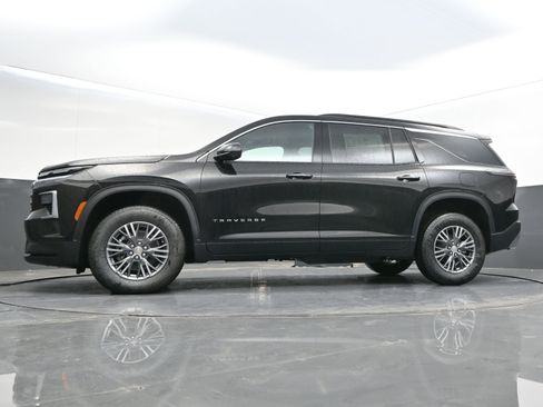 New 2026 Chevrolet Traverse LT w/ Driver Confidence Package AWD/4WD image 38