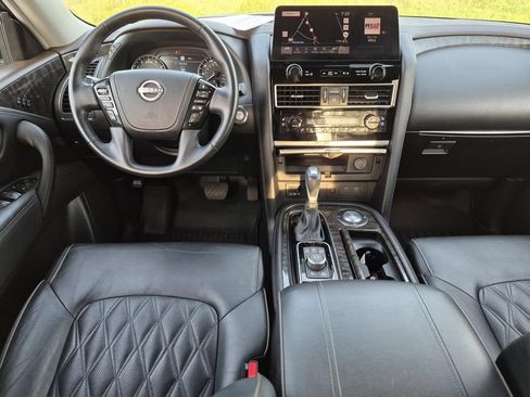 Used 2024 Nissan Armada Platinum w/ Captain's Chairs Package RWD image 18