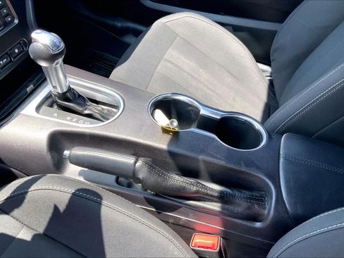 Used 2019 Ford Mustang Coupe RWD image 14