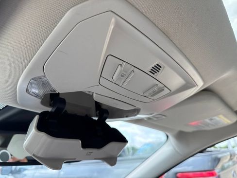 Used 2019 Ford Escape Titanium AWD/4WD image 22