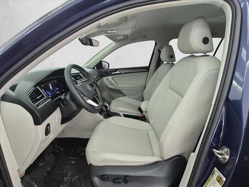 Used 2024 Volkswagen Tiguan SE FWD image 16