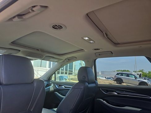 Used 2018 Buick Enclave Premium w/ Experience Buick Package FWD image 13