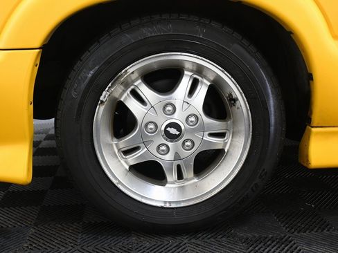 Used 2002 Chevrolet S10 Pickup LS w/ LS Preferred Equipment Group image 18