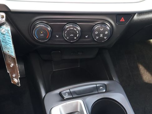 Used 2025 Chevrolet Trax LS w/ LS Convenience Package image 24