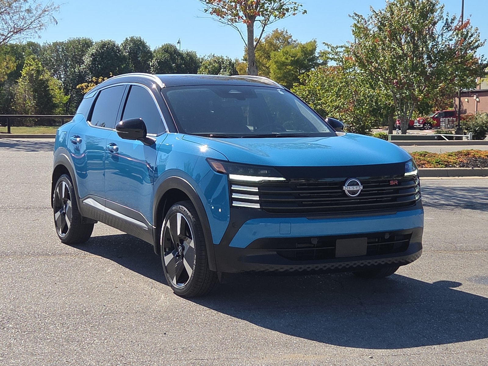 Used 2025 Nissan Kicks SR AWD/4WD image 1
