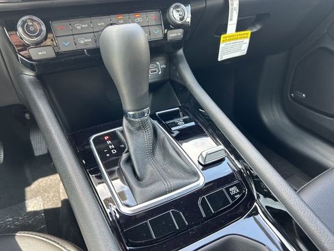 New 2025 Jeep Compass Latitude w/ Sun & Sound Group image 24