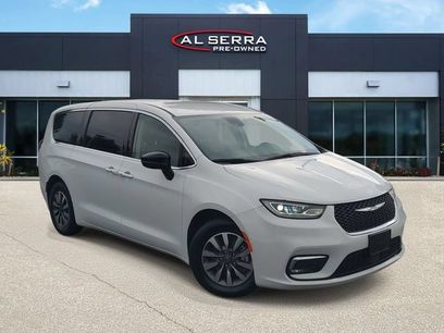 Used 2024 Chrysler Pacifica Limited