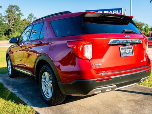 Used 2023 Ford Explorer XLT w/ Equipment Group 202A image 4