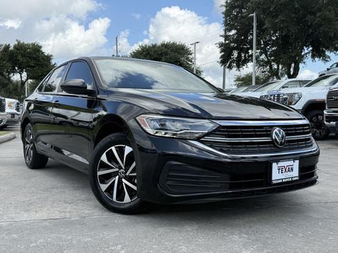 Used 2024 Volkswagen Jetta S FWD image 2