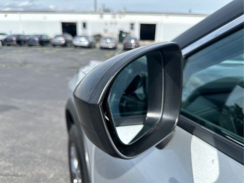 Used 2024 Nissan Rogue S AWD/4WD image 25
