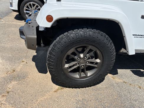 Used 2016 Jeep Wrangler Unlimited Sahara AWD/4WD image 5