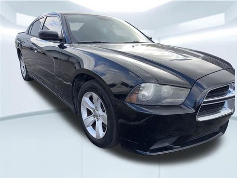 Used 2014 Dodge Charger SE w/ Connectivity Group RWD image 4