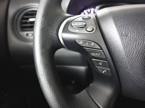 Used 2019 Nissan Pathfinder S image 16