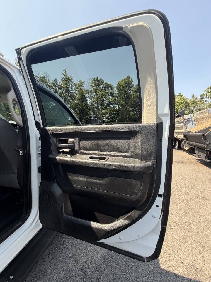 Used 2015 RAM 5500 Tradesman w/ Ambulance Prep Group RWD image 36